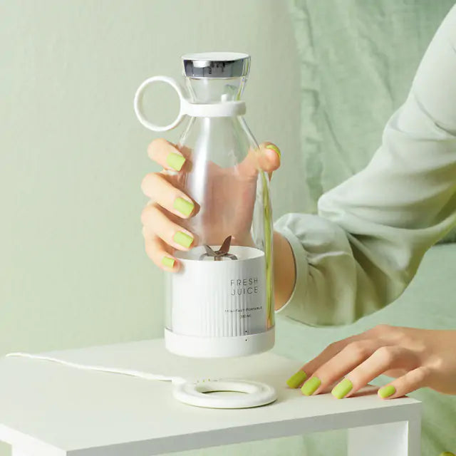 Portable USB Rechargeable Juicer Blender